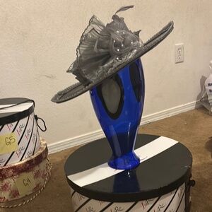 Elegant Gray Wide-Brim Hat with Floral Accent